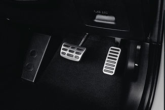 Hyundai_Kona_electric_interior_bottom_Tab_326x218_6_pedal